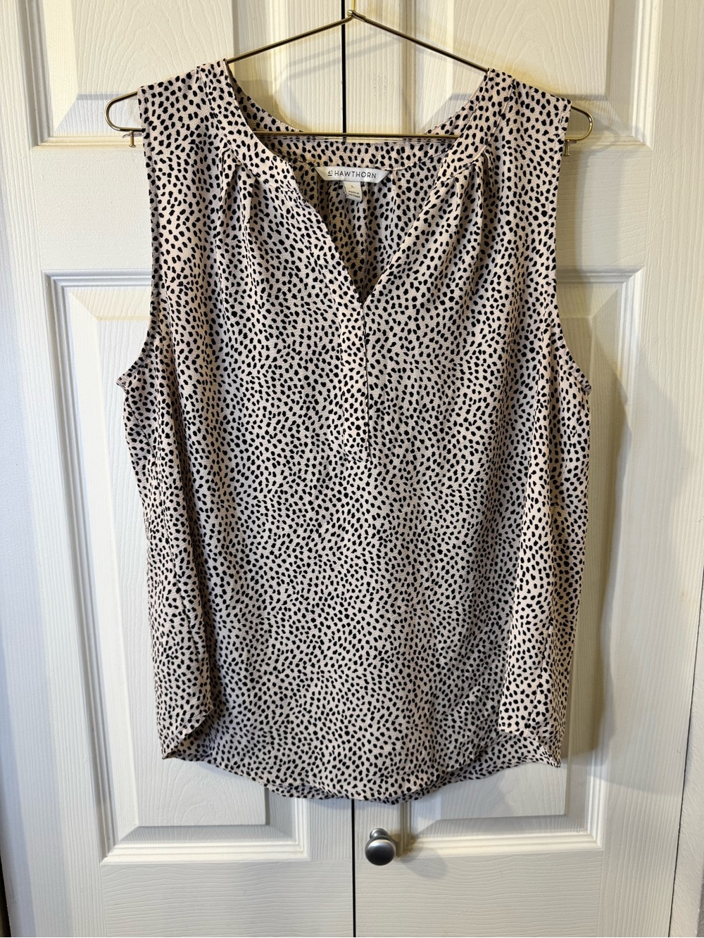 41 Hawthorn Beige Sleeveless V-Neck Dot Print Camisole